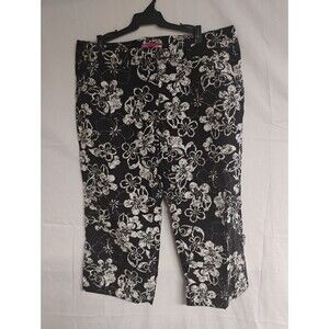 SO Womens Size 17  Black Crop Pant Cotton Floral